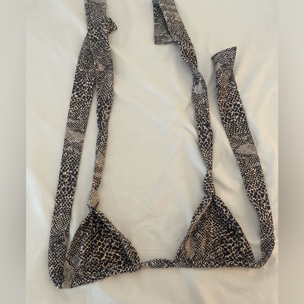 Acacia Swimwear snakeskin size medium knotted bikini top plumeria